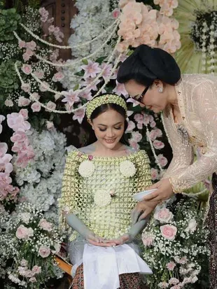 Potret Siraman Menantu Soimah Yosika Ayumi, Cantik dan Kalem