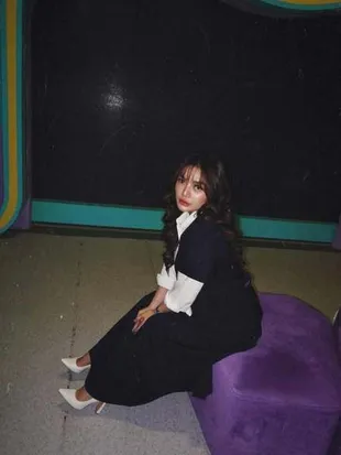 Potret Siti Badriah Tampil Hitam Putih, Kesannya Cantik Misterius