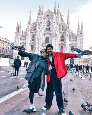 Potret Sonakshi Sinha Liburan Mesra Bareng Suami ke Italia, Keliling Milan - Berasa Bulan Madu Terus