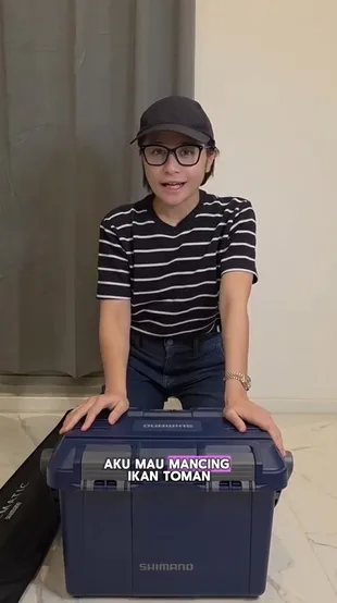 Potret Starter Pack Prilly Latuconsina Untuk Pergi Mancing, Bawa Joran yang Warnanya Lucu