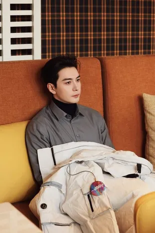 Potret Tampan Chen Xingxu di Drama China Terbaru, 'MY PAGE IN THE 90'S'