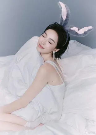 Potret Victoria Song di Hari Ulang Tahun dengan Konsep Gadis Kelinci