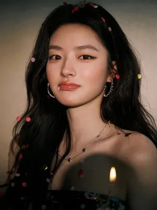 12 Potret Xu Ruohan Bagikan Foto Terbaru Rayakan Ulang Tahun yang ke-28