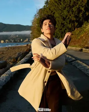 Potret Yang Yang yang Tampan di Sesi Foto Bareng Majalah Condé Nast Traveller 