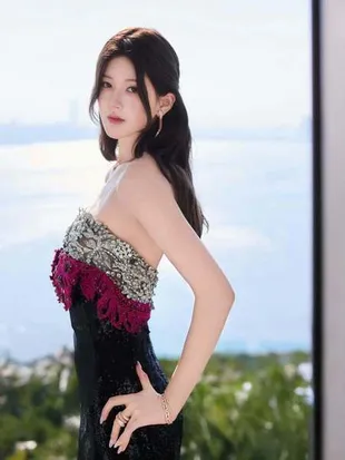 Potret Zhao Lusi Diposting Salah Satu OTT, Captionnya: Keanggunan Bertemu dengan Kecantikan Abadi 