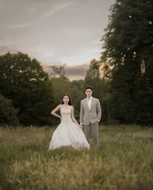 Prewedding Jennifer Christie 'Cici' dan Mas Bule di London Bikin Baper, Romantis di Padang Rumput