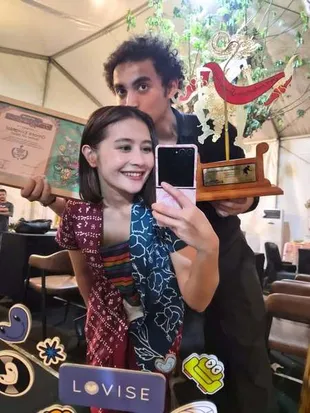 Prilly Latuconsina Bangga dengan Prestasi Omara Esteghlal, Raih 4 Penghargaan dalam Dua Bulan