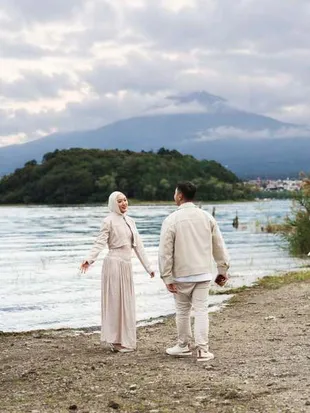 Puteri Modiyanti Anak Tommy Soeharto Dilamar Kekasih di Danau Kawaguchiko Jepang