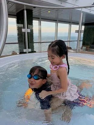 Rachel Vennya Ajak Anak Naik Disney Cruise Line, dekor Pintu Kamar Tidurnya