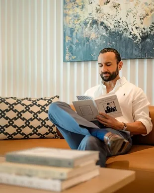 Saif Ali Khan Diserang Perampok, Ada Beberapa Kejanggalan yang Bikin Publik India Penasaran