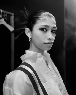 Sawitri Khan, Model Asal Bali yang Go International: Hidup Sederhana Saat Pulang Kampung