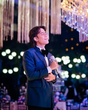 Sebagian Besar Pakaian Mendiang Vidi Aldiano Disumbangkan ke Panti Asuhan