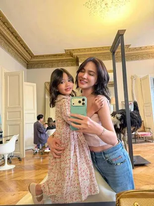 Shandy Aulia Ajak Anak Semata Wayang ke Salon, Paras Claire Herbowo Kian Cantik Seiring Bertambahnya Usia