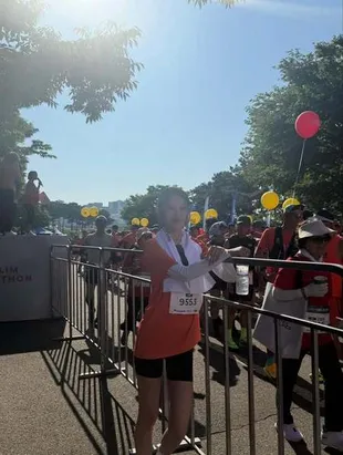 Sooyoung SNSD Ikut Marathon Amal untuk Penyandang Tuna Netra Bareng Sang Ayah