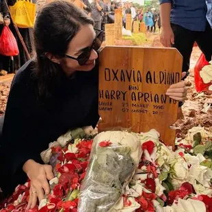 Tangis Enzy Storia Lepas Vidi Aldiano, Ikhlas Sahabat Senyum Sumringah