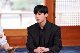 'TEACH YOU A LESSON' Sukses Besar, Kim Moo Yeol Pernah Berpenghasilan 2 Juta Rupiah Setahun