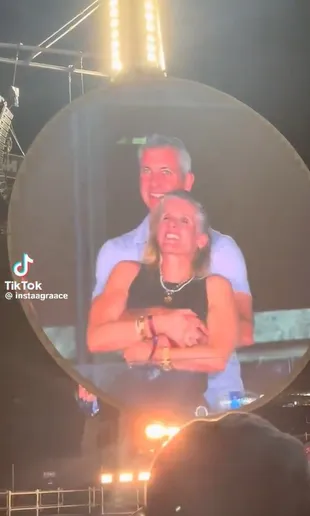 CEO Astronomer dan Kepala HR-nya Ketahuan Selingkuh di Konser Coldplay, Chris Martin Sempat Curiga