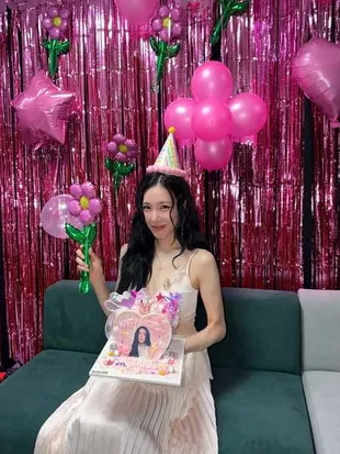 Tiffany Young SNSD Rayakan Ulang Tahun Pertama Setelah Menikah dengan Byun Yo Han