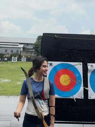 Tissa Biani Latihan Panahan Bareng Dul Jaelani