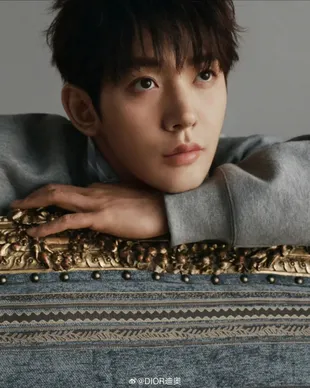 Zhou Ye dan Deng Wei Tampil Menawan di Pemotretan Campaign Terbaru Dior Edisi Imlek 2026