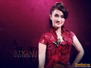 Atiqah Hasiholan