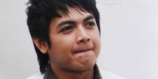 Tommy Kurniawan, Tahan Diri Saat Melihat Produk Baru