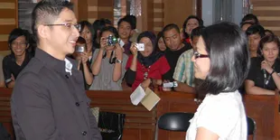 Ibunda Okie Agustina Kecewa Dengan Hakim