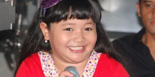 Amel Carla Ingin Sekolah di Luar Negeri
