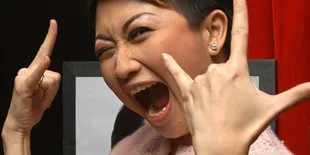 Indy Barends, Dari Gaptek ke Gaytek