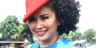 Titi DJ Senang Krisdayanti Raih Awards