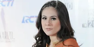 Wulan Guritno Nge-Blow di Ruang Bersalin!