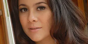 Alihkan Rasa Sakit, Wulan Beli Majalah