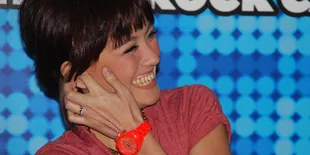 Agnes Monica: Prestasi No. 1, Baru Networking