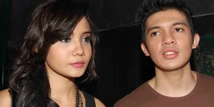 Zaskia-Irwansyah: Fatwa Haram Imfotainment? No!
