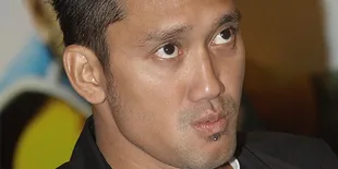 Tora Sudiro Rayakan Kemerdekaan Dengan Banjir