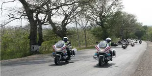 Polda Jatim Estafet Kawal Mudik