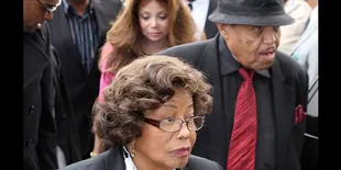 Orang Tua Michael Jackson Resmi Bercerai