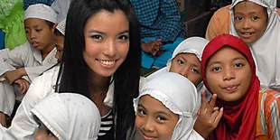 Clara Priscilla, Belajar Berbagi Sejak Dini