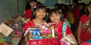 Lomba Merangkai Parsel Berbagi Dengan Sesama