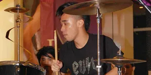 Ikmal Tobing, Puasa Tak Kurangi Gebukan Drum