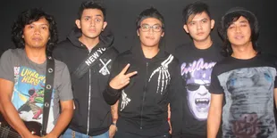 Tampil Dini Hari Solitaire Addict Tetap Semangat