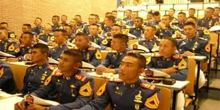 Sosialisasi UU Lalu Lintas Untuk Kadet AAL