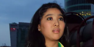 Olivia Zalianty Borong Dagangan Penjual Terminal Blok M