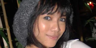 Dea Ananda Ingin Belajar Menjadi Istri Yang Baik