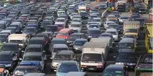 Tol Cikampek Mulai Padat
