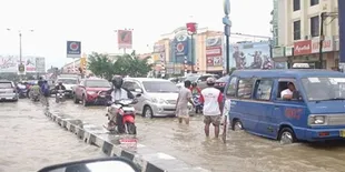 Banjir Genangi Jalur Mudik Jember