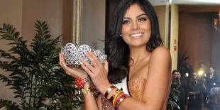 Ximena Navarrete Cicipi Jamu Tradisional