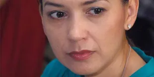 Ira Wibowo Lakukan Pendekatan Serius