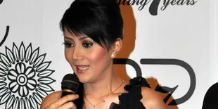 Islah Aida - Zainuddin MZ Harus Terbuka