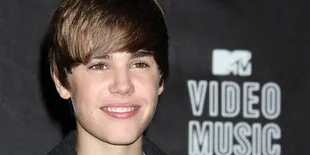 Justin Bieber 'Terlalu Tua' Buat Hailee Steinfeld